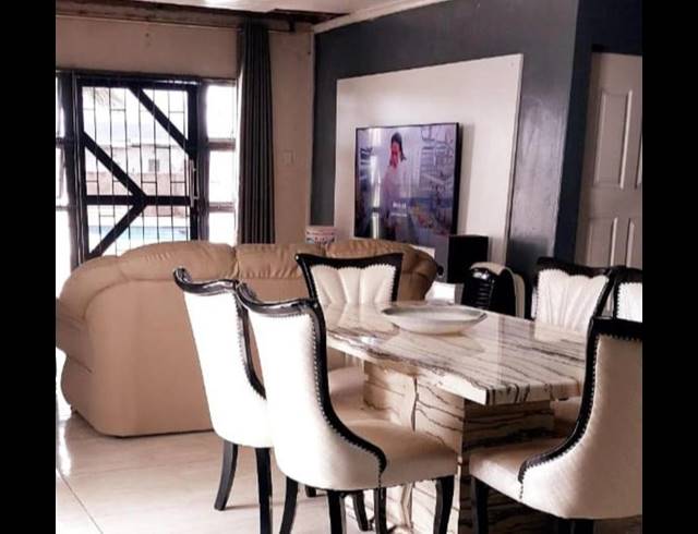 6 BEDROOM HOUSE FOR SALE IN GLEDHOW